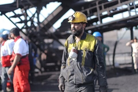 پیکر چهار کارگر حادثه معدن طبس از تونل خارج شد؛ ۱۴ نفر همچنان محبوس‌اند