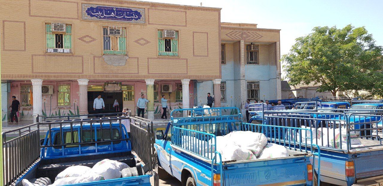 اهدای بسته‌های کامل لوازم‌التحریر به مدارس مناطق کم برخوردار شهرستان کارون