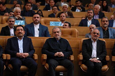 برگزاری بیست و هشتمین همایش روز ملی صادرات با حضور رئیس جمهور و وزیر صمت - ۲