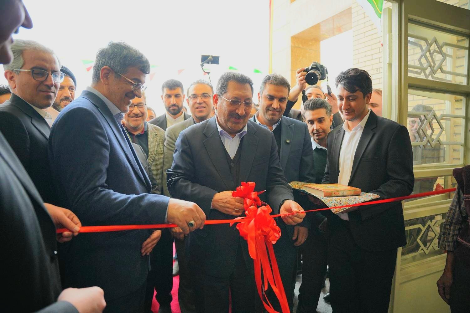 افتتاح هنرستان فنی‌ و حرفه‌ای شرکت آهن و فولاد ارفع با حضور وزیر صمت در اردکان