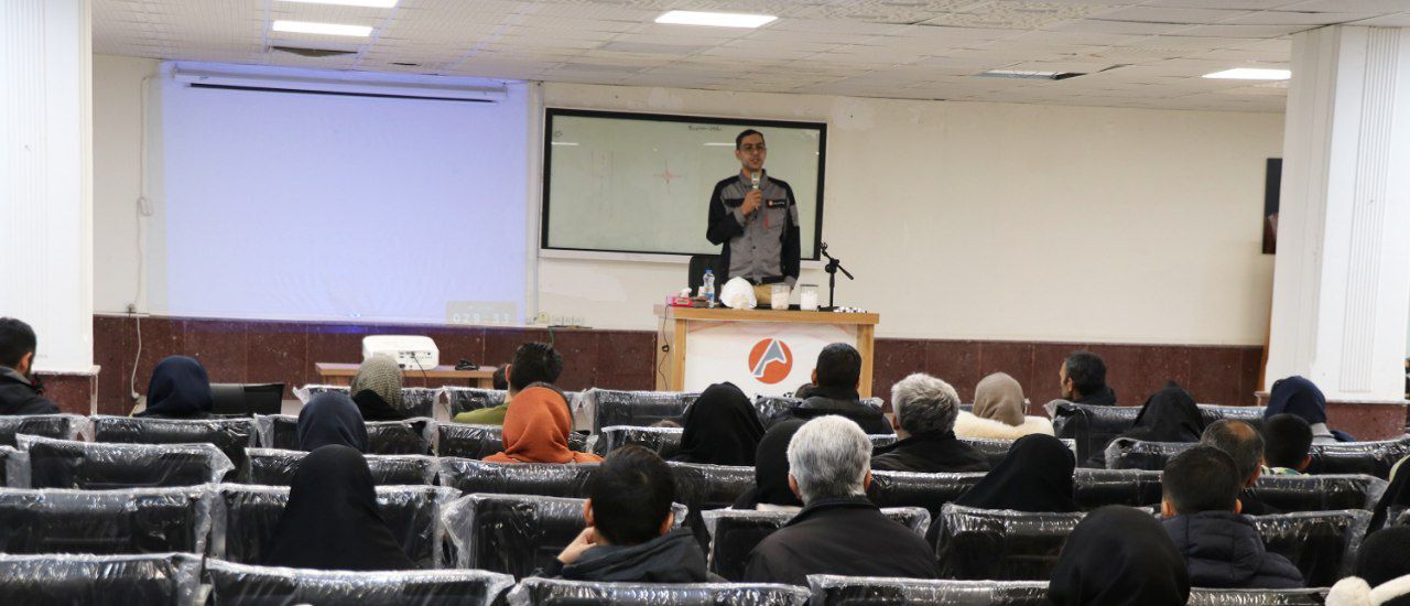 برگزاری نخستین تور بازدید خانوادگی از شرکت آلومینای ایران در ایام‌الله دهه مبارک فجر