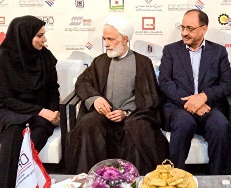 حضور حجت‌الاسلام‌والمسلمین «مجید انصاری» معاون حقوقی رئیس‌جمهور در غرفه ایمیدرو