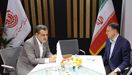حضور عضو کمیسیون صنایع و معادن مجلس در غرفه شرکت ملی صنایع مس ایران و دیدار و گفت‌و‌گو با مدیرعامل این شرکت