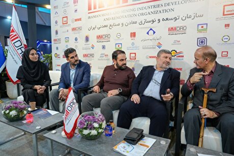 حضور «الیاس حضرتی» رئیس شورای اطلاع‌رسانی دولت در غرفه ایمیدرو