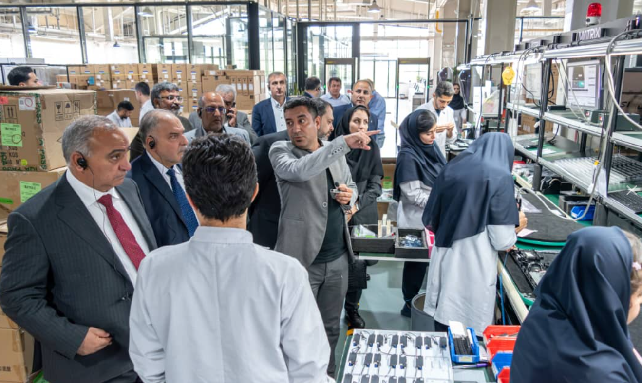 بازدید استاندار المثنی عراق و هیات تجاری همراه از صنایع هایتک شهرک صنعتی پرند