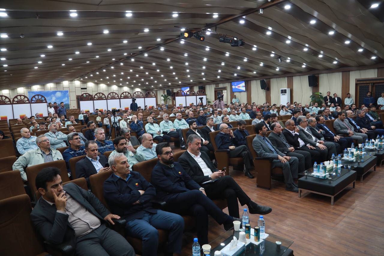 حضور وزیر صمت در همایش کارکنان فولاد خوزستان