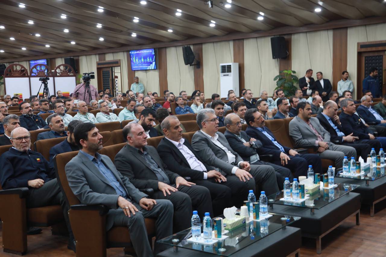 حضور وزیر صمت در همایش کارکنان فولاد خوزستان