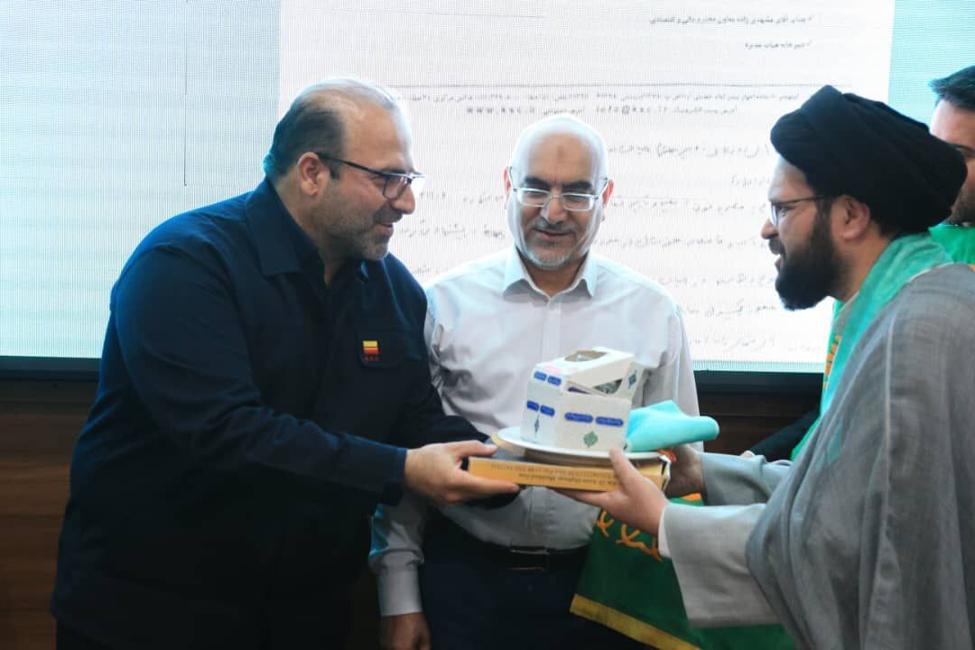 مراسم استقبال از پرچم گنبد مطهر آستان قدس رضوی و حرم حضرت امام رضا علیه‌السلام در شرکت فولاد خوزستان