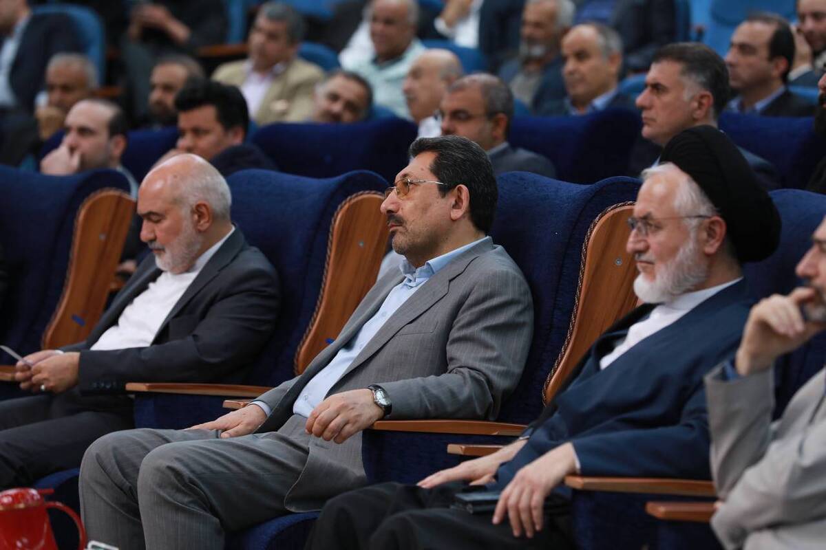 نشست هم‌اندیشی وزیر صمت با فعالان اقتصادی استان خوزستان