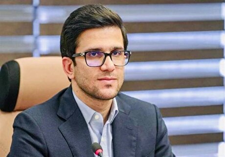 ۳ نرخی شدن بنزین مطرح نیست/ واردات بنزین سوپر درگیرودار مجوز‌ها
