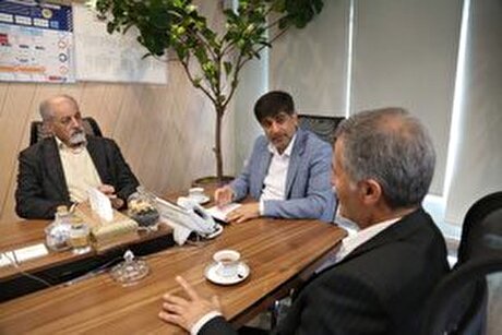 نشست هم‌اندیشی انجمن تولیدکنندگان فولاد ایران با مدیرعامل گروه فولاد مبارکه