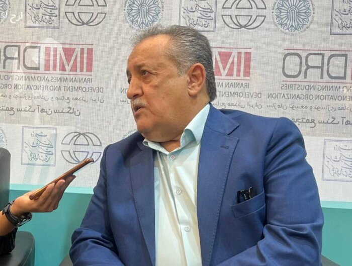 مشهد بارانداز سنگ‌های قیمتی در کشور است