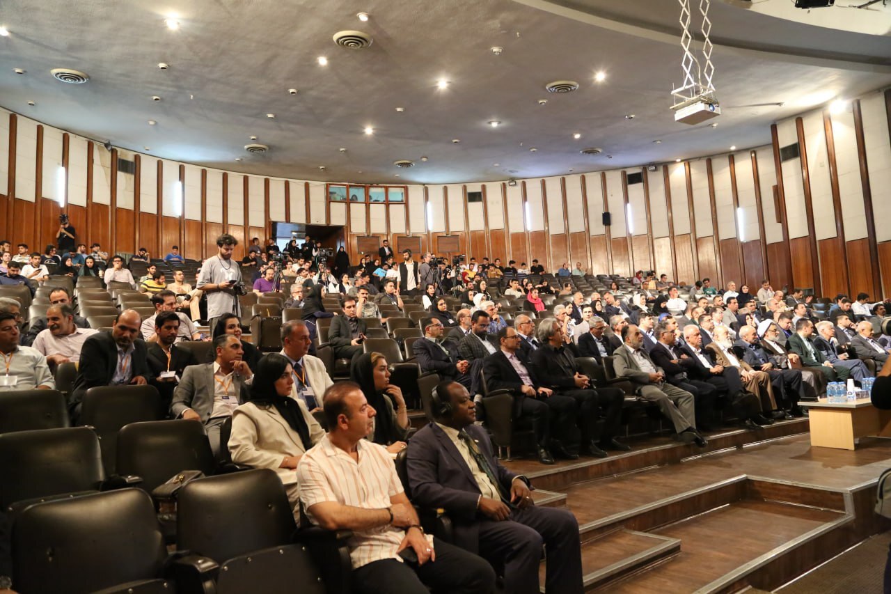 آقاجانلو: نقش موثر دانشگاه‌ها در رشد ضریب پیچیدگی زنجیره و تولید محصولات متنوع/ نوآوری و رشد بهره‌وری؛ الزامات معدن و صنایع معدنی است