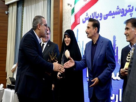 پتروفرهنگ به عنوان «شرکت برتر سال ۱۴۰۳» صنعت نفت ایران معرفی شد