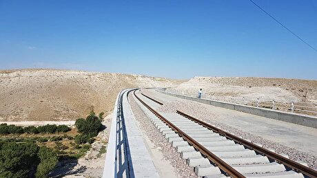 قطار میانه ـ اردبیل امسال به حرکت در می‌آید
