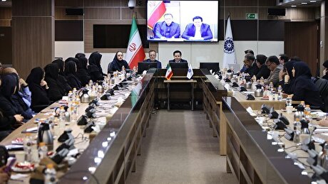 بازنگری هم‌زمان آئین‌نامه‌های عضویت و کارت بازرگانی پیگیری می‌شود/ لزوم تقدم کارت عضویت اتاق بر کارت بازرگانی