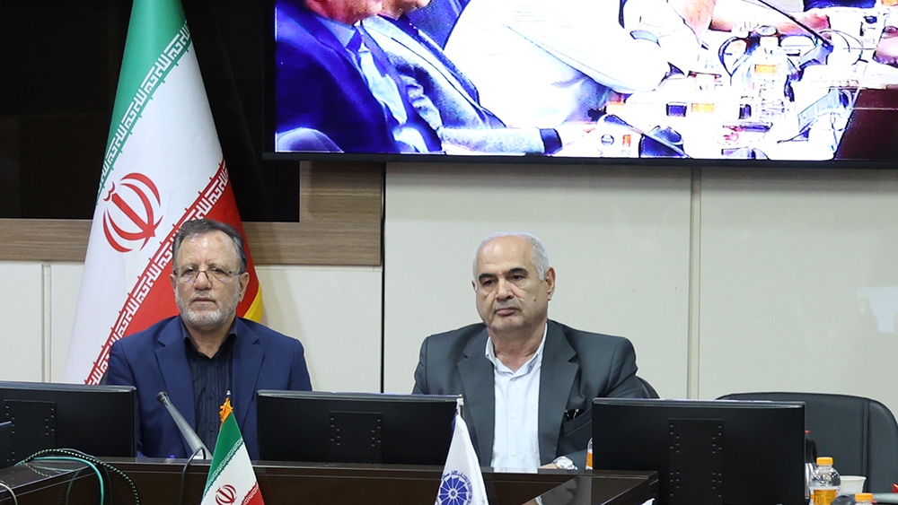 بازنگری هم‌زمان آئین‌نامه‌های عضویت و کارت بازرگانی پیگیری می‌شود/ لزوم تقدم کارت عضویت اتاق بر کارت بازرگانی