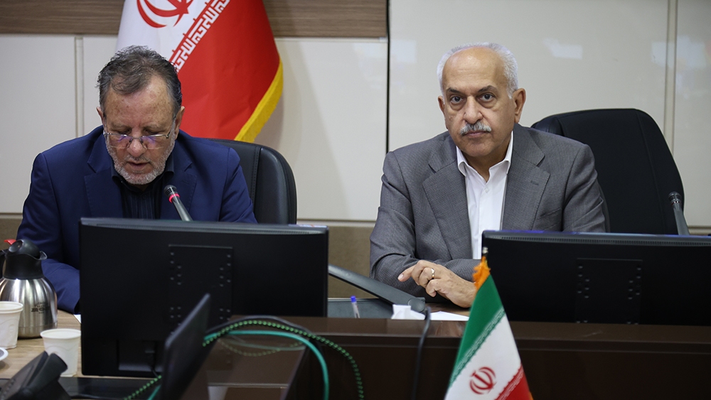 بازنگری هم‌زمان آئین‌نامه‌های عضویت و کارت بازرگانی پیگیری می‌شود/ لزوم تقدم کارت عضویت اتاق بر کارت بازرگانی
