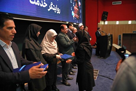 کسب رتبه برتر سازمان زمین‌شناسی و اکتشافات معدنی کشور در حوزه روابط‌ عمومی