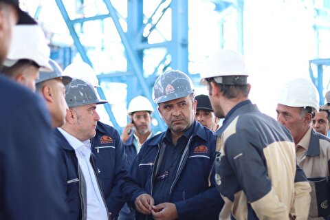مدیرعامل شرکت فولاد سرمد ابرکوه روز صنعت و معدن را در مجتمع کارخانجات سرمد و در کنار پرسنل سپری کرد