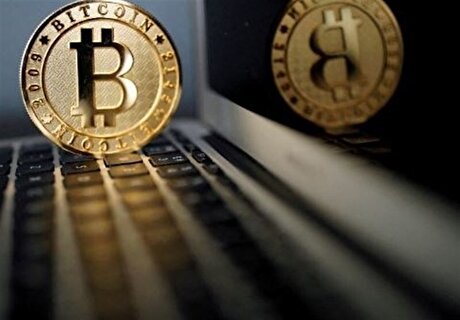 بیت‌کوین برای اولین بار از مرز ۱۲۱ هزار دلار عبور کرد