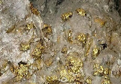 سهم مردم خوسف از سومین معدن بزرگ طلای ایران فقط گرد و خاک است