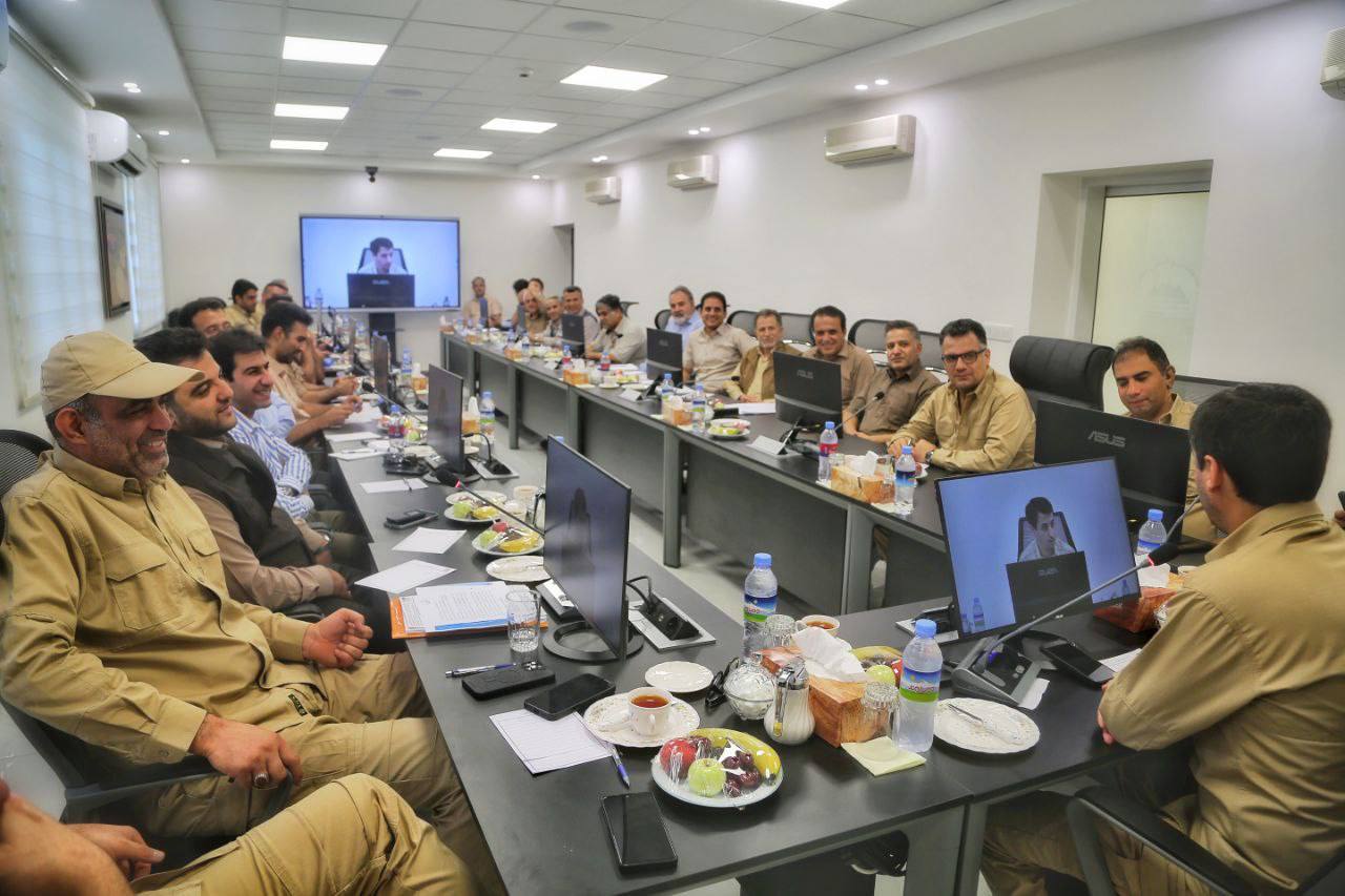 نشست شورای معاونان و مدیران چادرملو در مجتمع معدنی