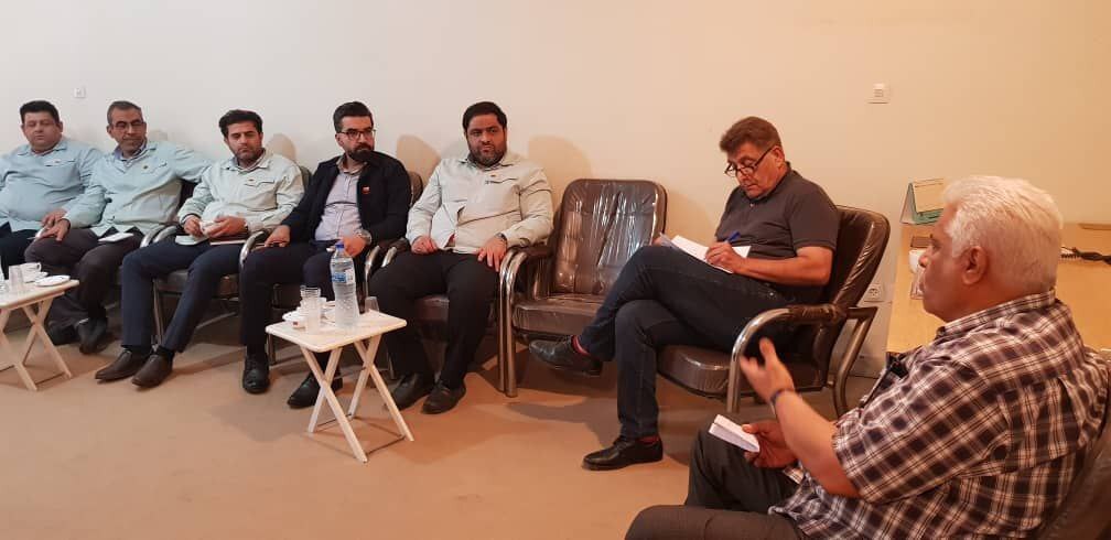 دیدار صمیمانه معاون منابع انسانی و امور اجتماعی با اعضای هیات مدیره کانون بازنشستگان شرکت فولاد خوزستان