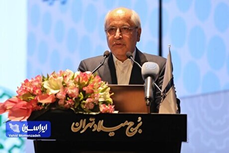 حتی با رفع تحریم‌ها صنعت ایران کوچک‌تر می‌شود
