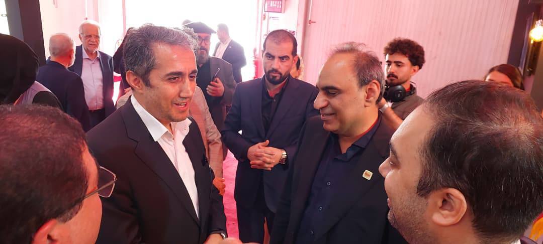 بازدید رئیس هیأت عامل ایمیدرو از غرفه فولاد اکسین خوزستان