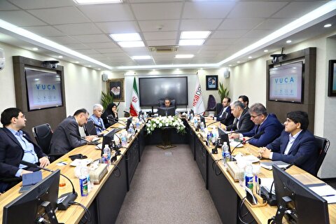 برگزاری نشست راهکار‌های نگاهداشت نیروی انسانی در ایمیدرو
