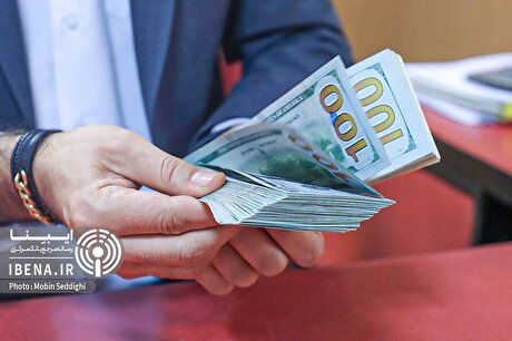 قیمت دلار و یورو در مرکز مبادله ایران؛ سه‌شنبه ۷ مرداد