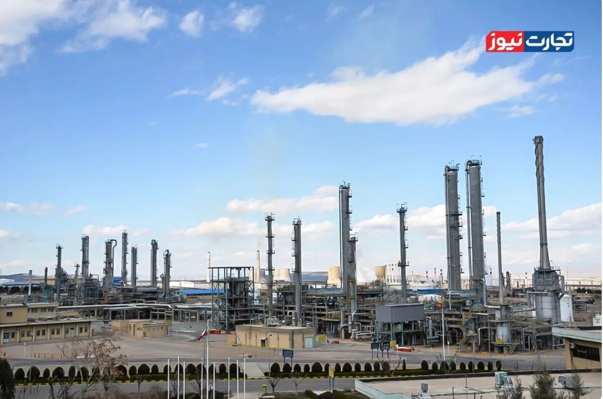 سقوط صادرات پتروشیمی / تناقض ۱.۳ میلیارد دلاری شرکت ملی صنایع پتروشیمی و گمرک در ارائه آمار صادراتی!