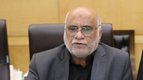 انتقاد از وضعیت بازار طلا و ارز/ سیاست‌های ارزی براساس قانون برنامه هفتم اجرایی شود