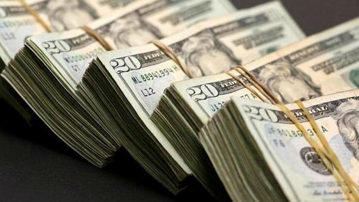 مکث دلار در ایستگاه ۱۰۲