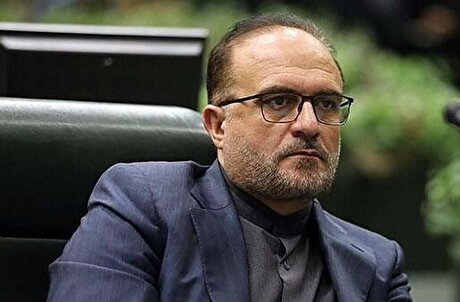 بانک مرکزی موظف به ثبات‌بخشی در نرخ ارز است/ تورم ناشی از نوسانات ارزی، فاصله طبقاتی را عمیق‌تر می‌کند