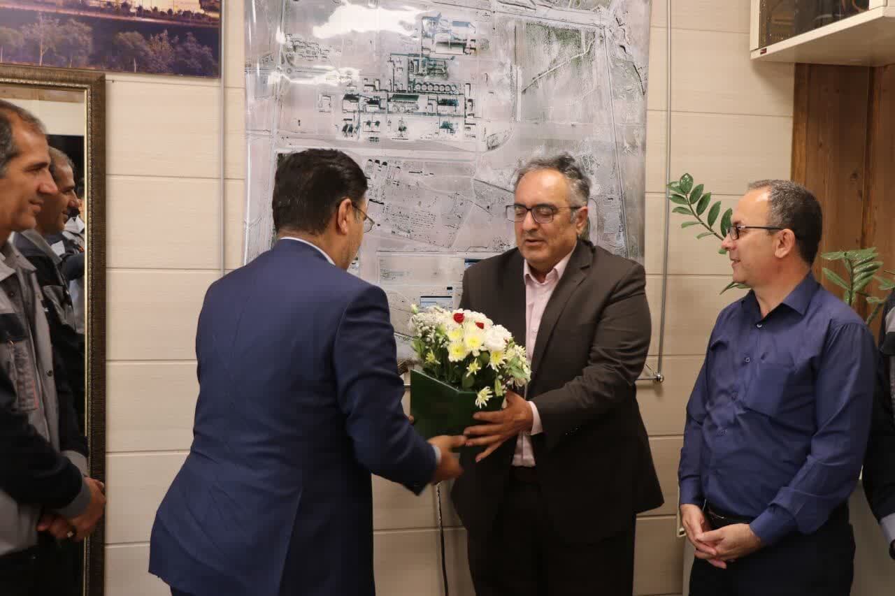 مدیرعامل شرکت آلومینای ایران به مناسبت روز پزشک با پزشکان شرکت دیدار کرد
