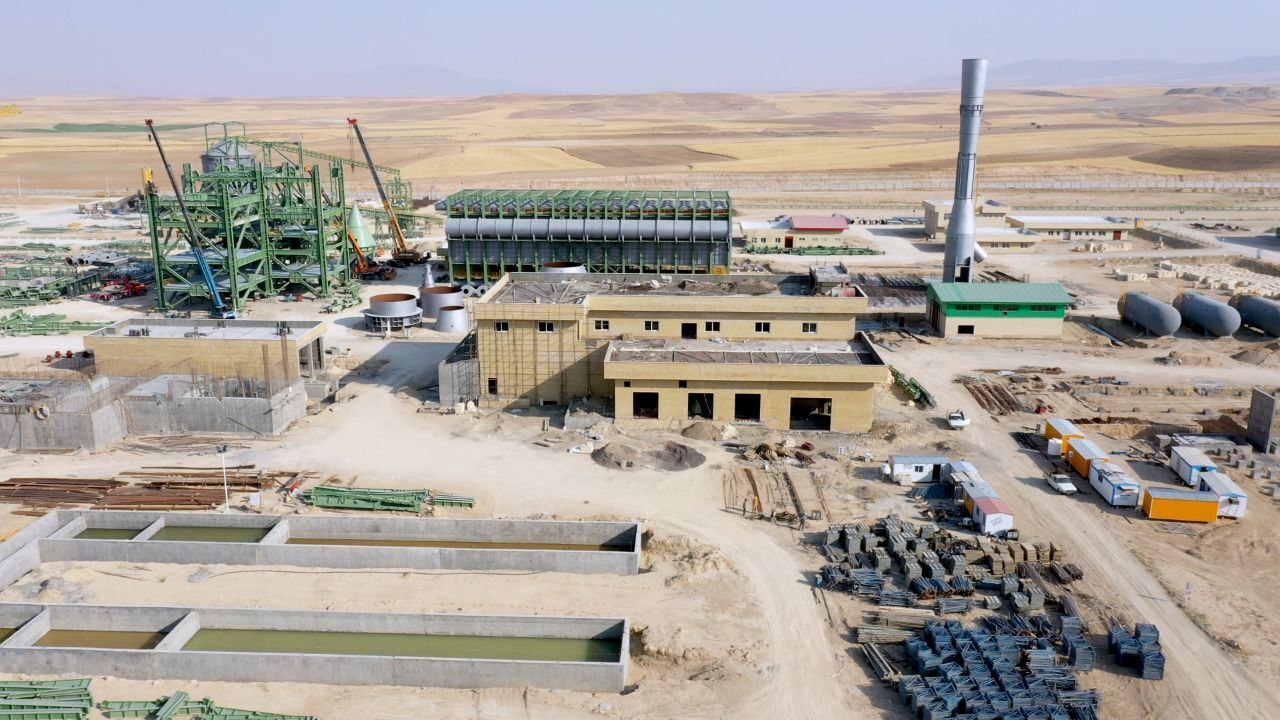 عبور پیشرفت احداث کارخانه احیای مستقیم بیجار از ۵۴ درصد
