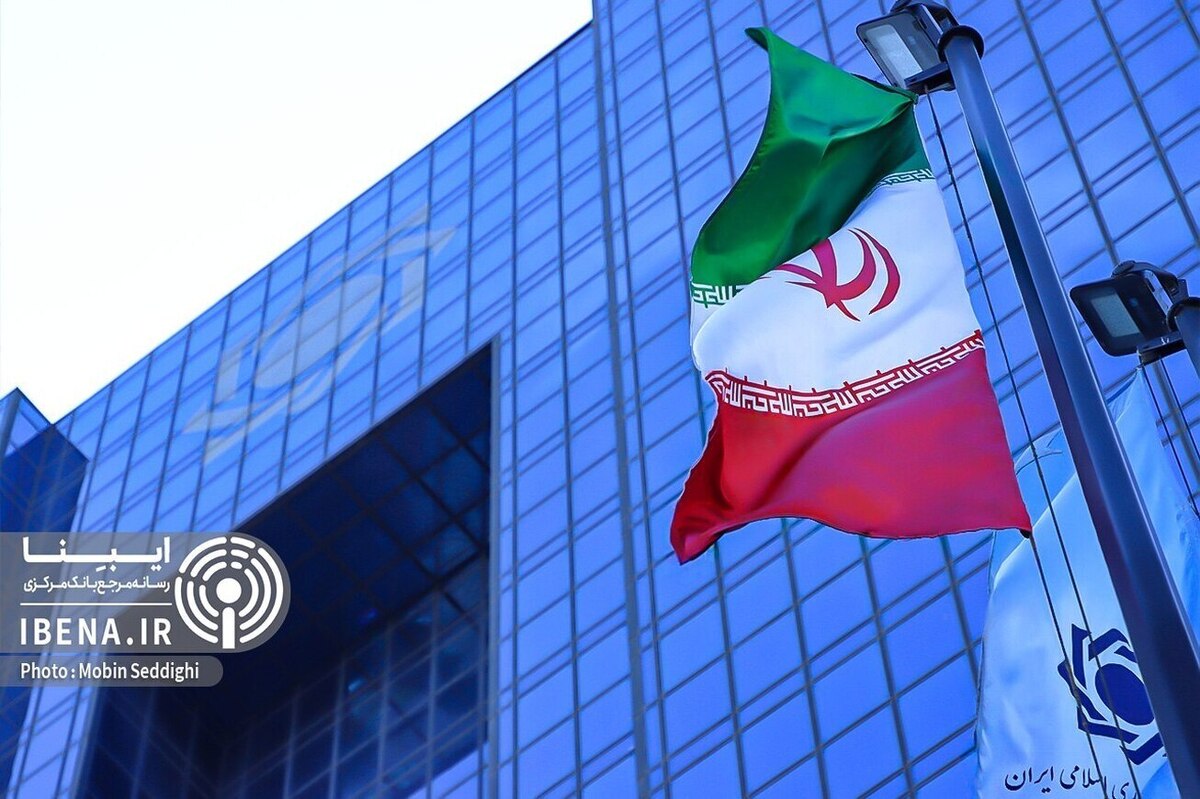 افزایش ذخایر طلا فشار تحریم را کاهش داد/ بانک مرکزی موثرترین مانع در برابر مکانیسم ماشه