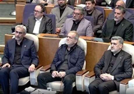 همایش سالانه بازار سرمایه با حضور رئیس‌جمهور آغاز شد