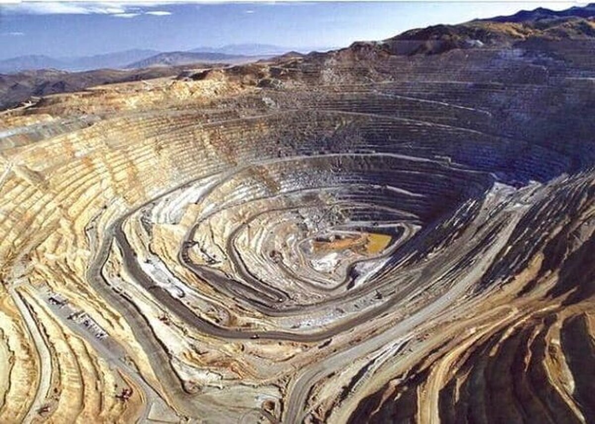 طالبی: ۷۲ معدن در ساوه فعال است؛ وصول ۲۳ میلیارد تومان حقوق دولتی