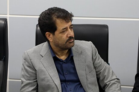 بانک مرکزی باید نبض بازار ارز را مهار کند تا معیشت مردم آسیب نبیند/ دستگاه‌های نظارتی در برابر اخلالگران بازار کوتاه نیایند