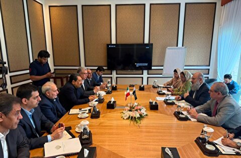 وزیر صمت خواستار پیگیری کانتینر‌های ایرانی در بندر کراچی شد/ تجارت ۱۰ میلیارد دلاری ایران و پاکستان