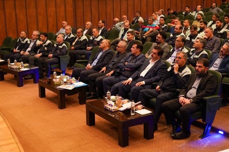 مجمع عمومی عادی سالانه ذوب آهن اصفهان برگزار شد مجمع عمومی عادی سالانه ذوب آهن اصفهان برگزار شد