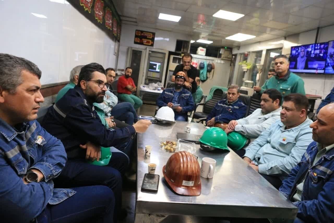 دیدار با کارکنان بخش فولادسازی، ریخته‌گری و دیسپاچینگ