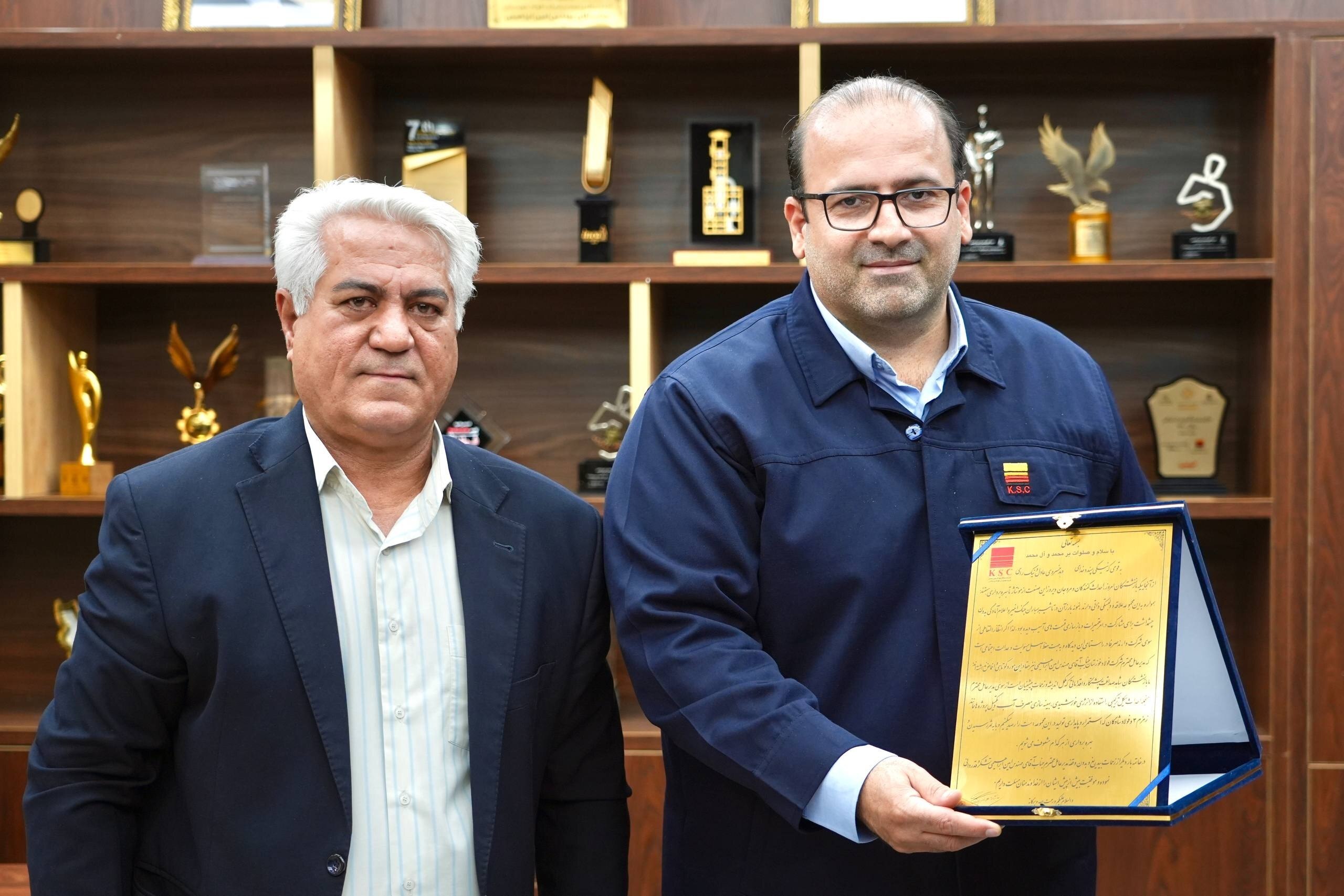 تقدیر بازنشستگان از بازگشت سریع فولاد خوزستان به مدار تولید تقدیر بازنشستگان از بازگشت سریع فولاد خوزستان به مدار تولید