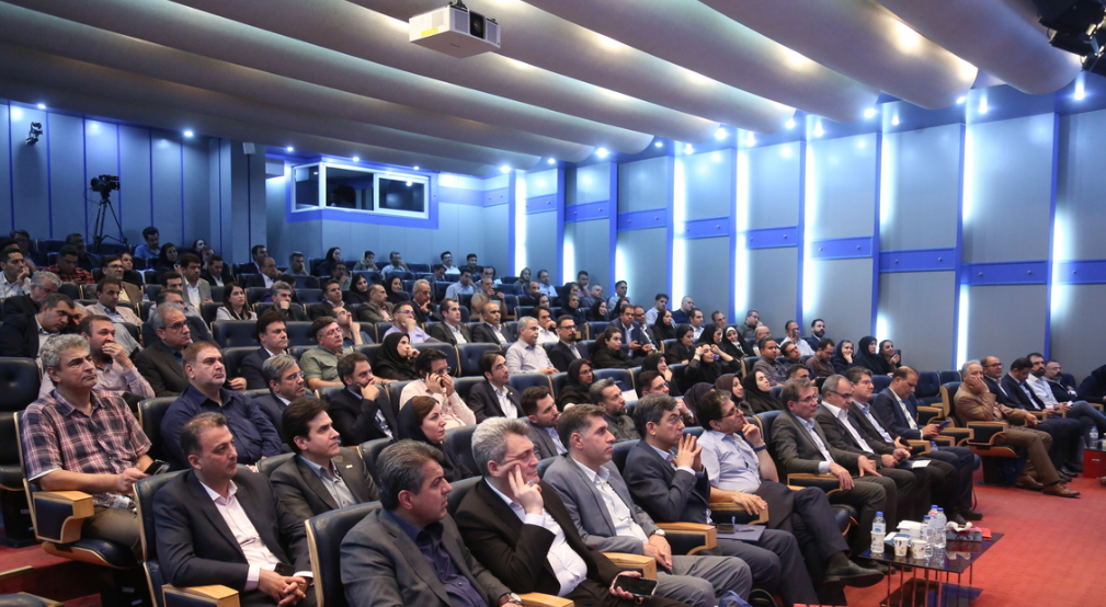 الگوی عبور فولاد مبارکه از بحران به بازسازی هوشمند/ روایت مدیرعامل از خط قرمز صیانت از ۳۰ هزار نیروی انسانی، تخلیه ۱۴ دقیقه‌ای کارخانه و بازسازی بدون تعدیل نیرو